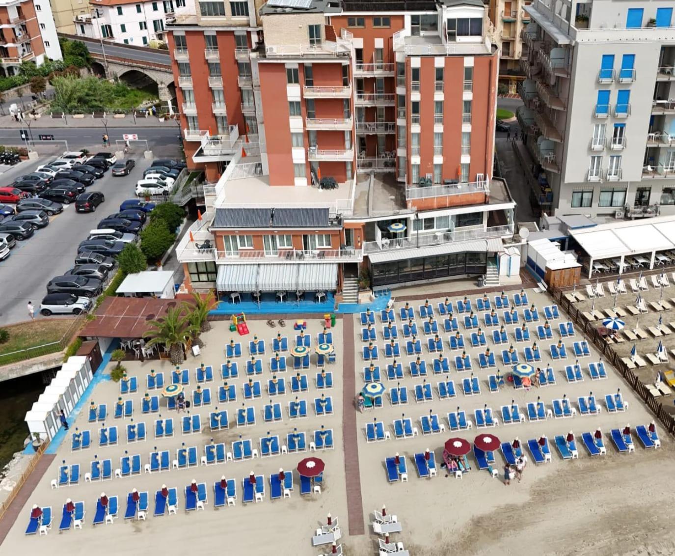 Hotel & Residence Stella Maris Pietra Ligure Exterior photo